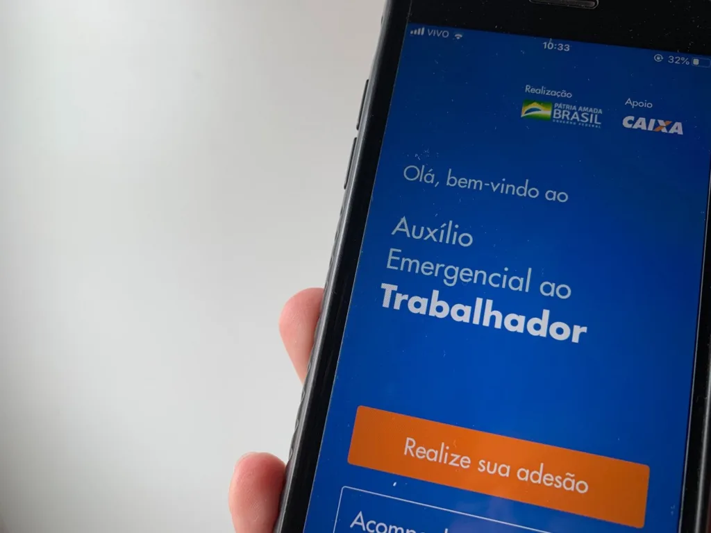 Governo prorroga auxílio emergencial por três meses