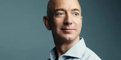 Jeff Bezos critica Joe Biden por pedir que postos de gasolina ‘segurem’ preços e alega “má compreensão do mercado”