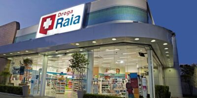 Raia Drogasil (RADL3) compra B2U Editora e avança no e-commerce