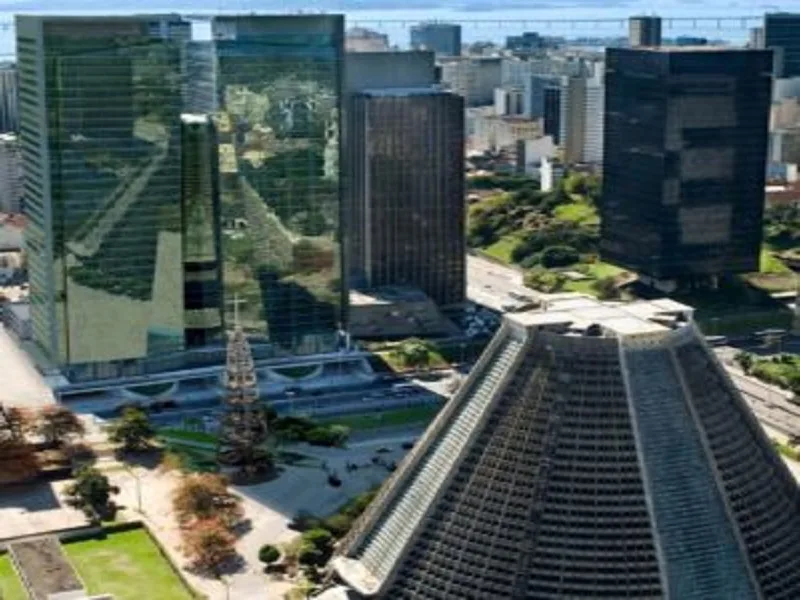 Por volta das 15h20, a ação da BR Properties caía 2,27%, valendo R$ 9,03.