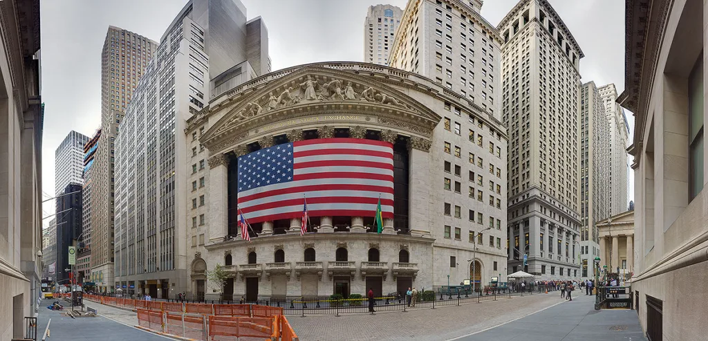 EWZ, ETF do Brasil nos EUA, opera em alta em Nova York; ADRs da Vale e Petrobras caem