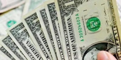 Dólar avança 1,27% com aversão ao risco após intervenção na Petrobras (PETR4)