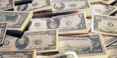 Dólar fecha em baixa de 1,743% após eleições no Congresso