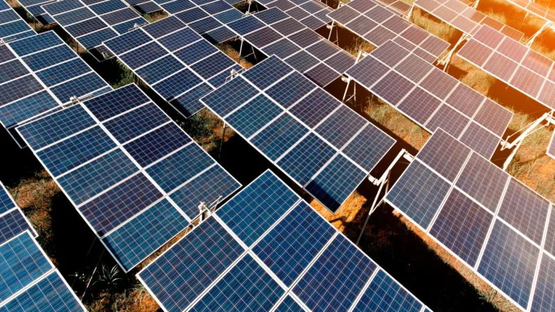 Focus Energia (POWE3) estreia na B3 com queda de 10%, negociada R$ 16,22