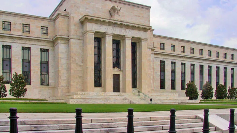Fed: Política monetária continuará a fornecer suporte “poderoso” à economia