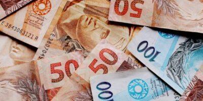 Mulher recebe mais de R$ 50 mil do INSS por engano