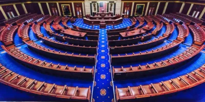 Câmara dos EUA aprova pacote de estímulos de Joe Biden; texto segue para o Senado