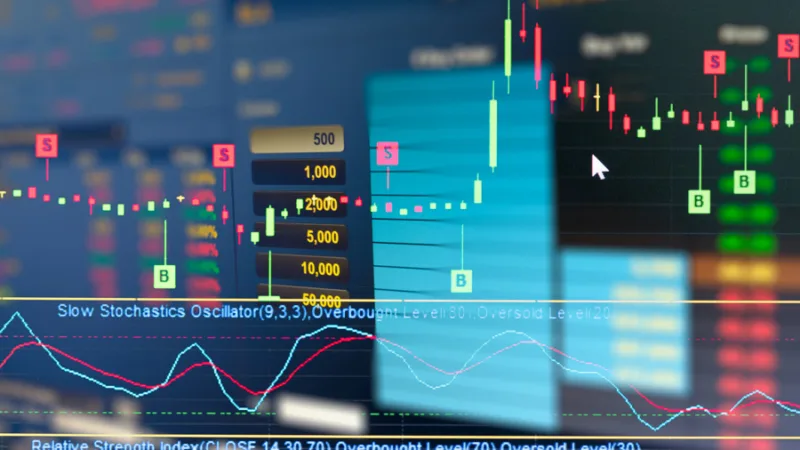 S&P 500 renova máxima histórica com esperança por estímulos