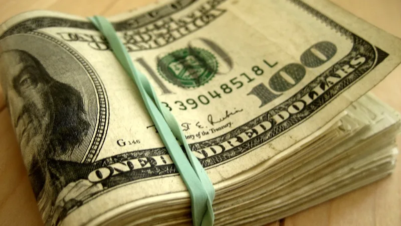 Dólar encerra em alta de 0,288%, cotado em R$ 5,3702