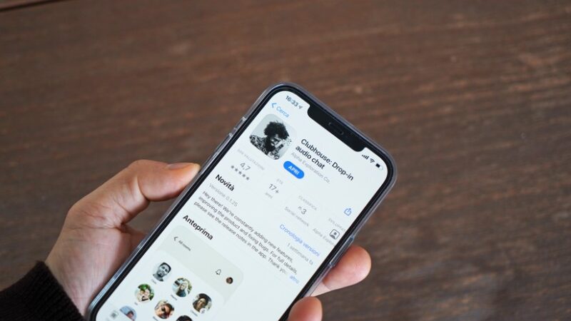 Clubhouse: conheça a nova rede social exclusiva (e apenas áudio)