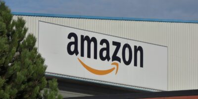 Amazon (AMZO34) tem queda de 50,15% no lucro, para US$ 3,156 bi; vendas crescem, mas abaixo do esperado