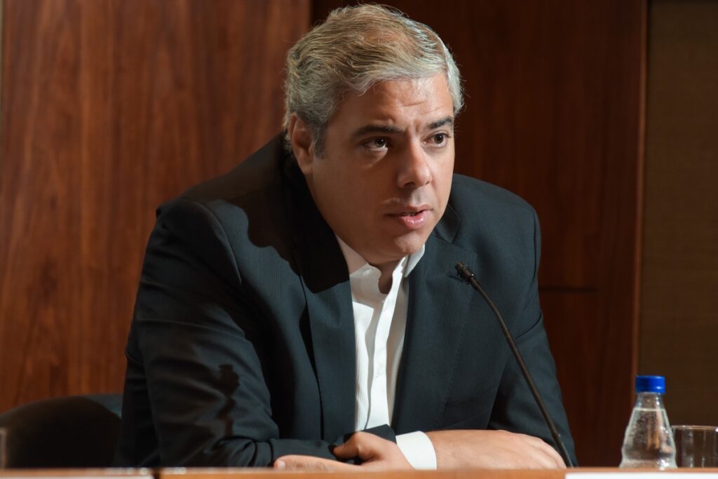 O Itaú (ITUB4) realizou a transição em seu cargo presidencial. Milton Maluhy Filho assumirá o cargo com metas traçadas.