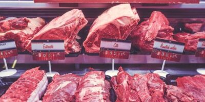 China retoma importação de carne brasileira; Minerva (BEEF3) e frigoríficos sobem