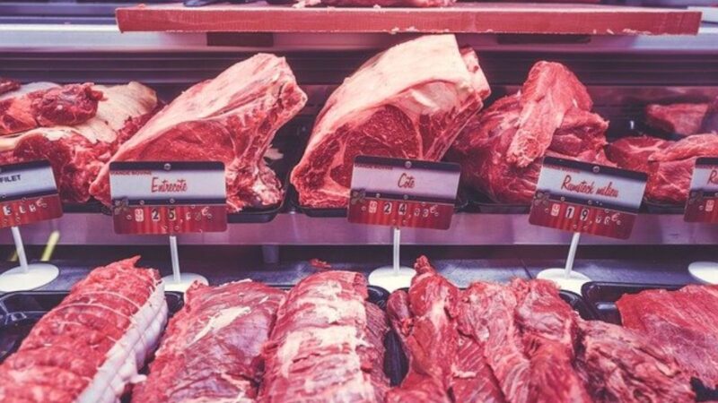 China retoma importação de carne brasileira; Minerva (BEEF3) e frigoríficos sobem