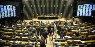 PEC emergencial: Câmara rejeita destaque e mantém gatilhos de congelamento de salário
