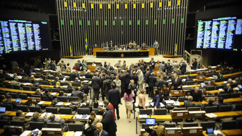 Câmara vota prorrogação da desoneração da folha de pagamento, em vigor desde 2011