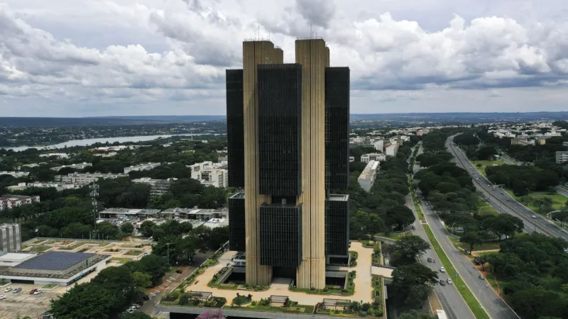 Selic: Entre crise política e econômica, Brasil se despede de juros a 2%