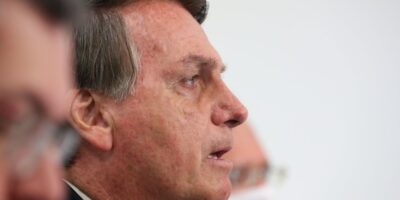 “Brasil e mundo não aguentam outro lockdown”, diz Bolsonaro sobre a variante ômicron