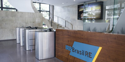 IRB Brasil (IRBR3) lucra R$ 20,8 milhões em fevereiro e amplia horizonte de melhora