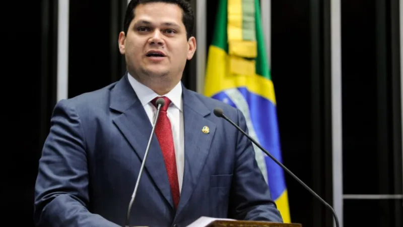 PEC dos Precatórios: votação está mantida para dia 30, diz Alcolumbre
