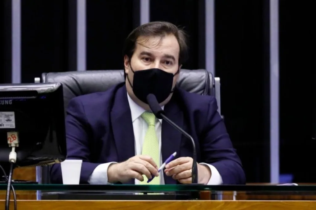 Rodrigo Maia diz que Orçamento está falido e não deveria ser sancionado