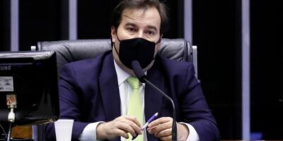 Rodrigo Maia diz que Orçamento está falido e não deveria ser sancionado
