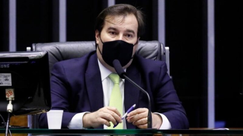Rodrigo Maia diz que Orçamento está falido e não deveria ser sancionado