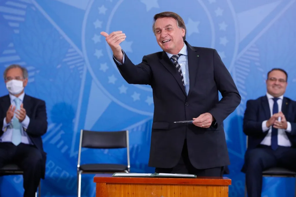 Nova MP que trata da venda de combustível altera regras e autoriza venda de usinas para postos - Foto: Alan Santos PR