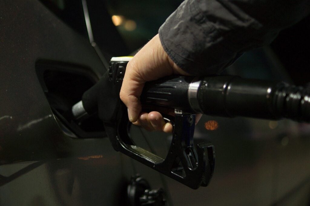 Os dados sobre o preço da gasolina mostram que nenhum estado brasileiro registrou queda no valor do combustível em março. Foto: Rudy and Peter Skitterians por Pixabay