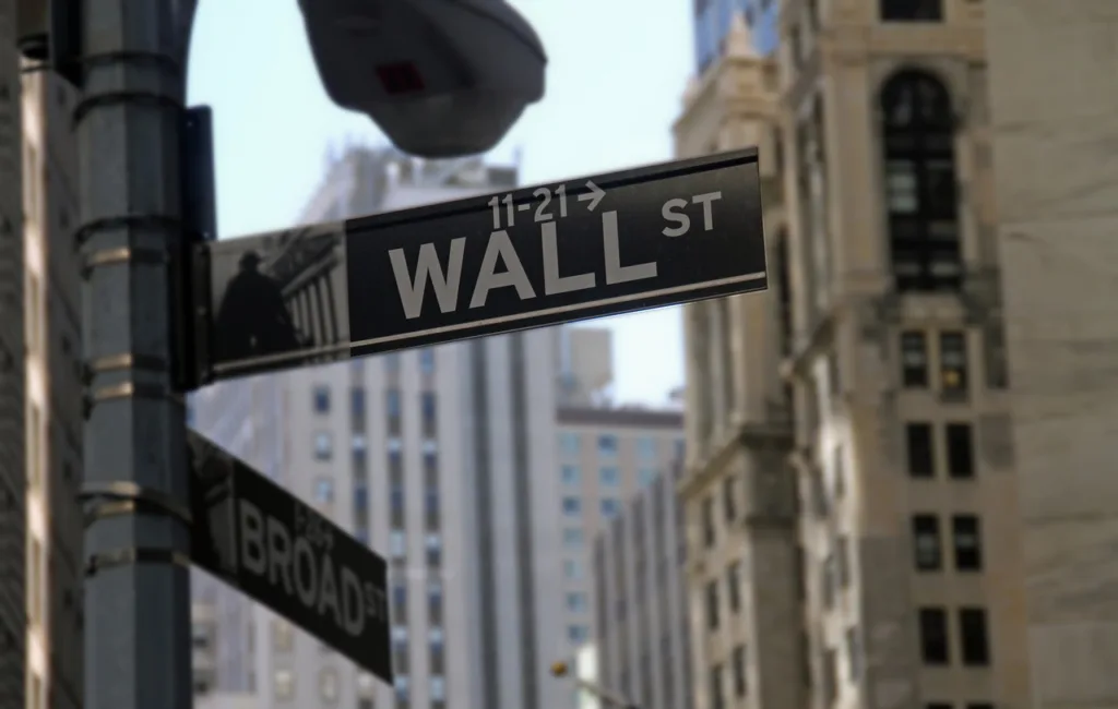 S&P 500 fecha em alta de 0,8% com Fed e ações de tecnologia
