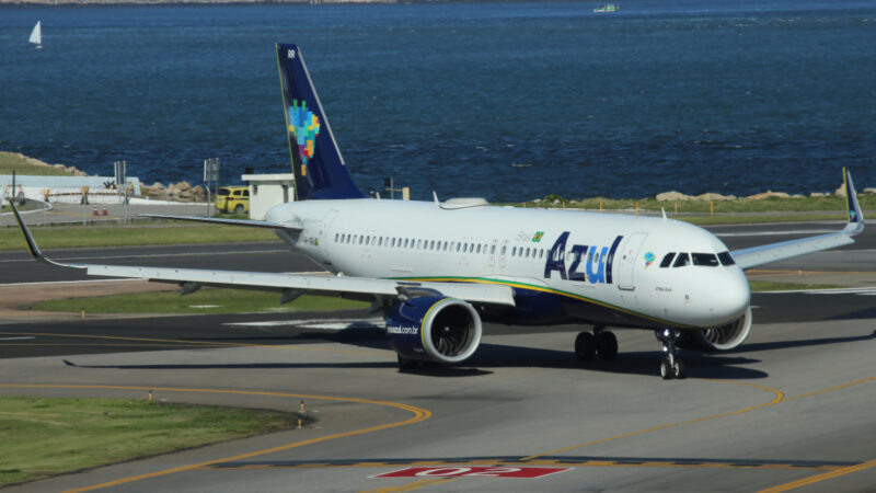 Azul (AZUL4) e Emirates Airlines irão compartilhar voos a partir do dia 25