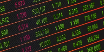Ibovespa abre em leve alta, com mercado de olho no Orçamento e bolsas mundiais