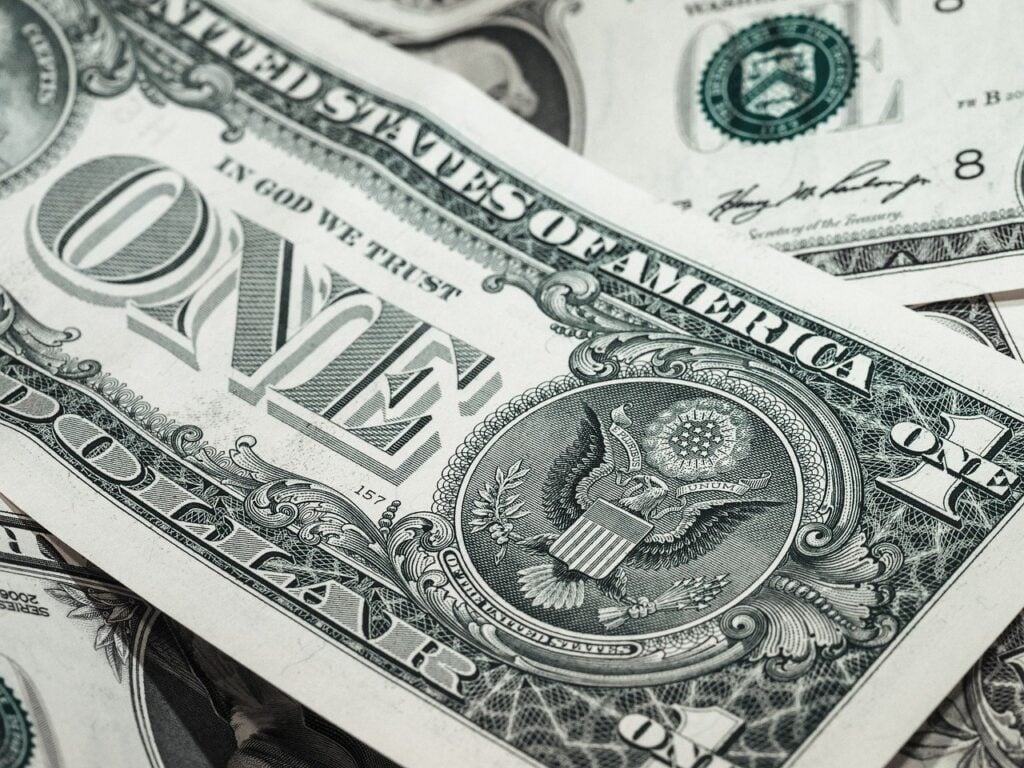 Dólar chega ao maior valor desde janeiro 