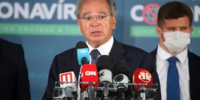 Guedes pede congelamento de preços a empresários: “Nova tabela só em 2023”