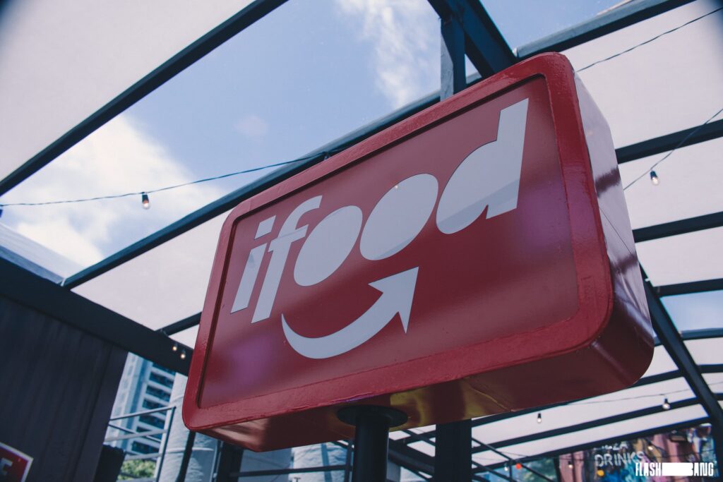 O iFood prorrogará por mais 15 dias as medidas de apoio aos restaurantes adotadas no início deste mês.