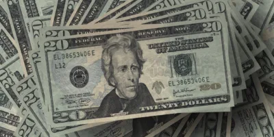 Dólar reduz queda com PEC dos Precatórios no radar, após fluxo estrangeiro