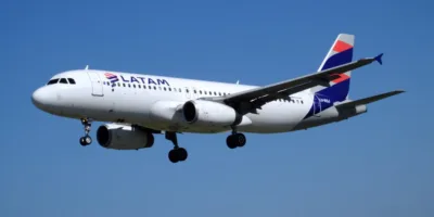 Latam reverte lucro e tem prejuízo líquido de US$ 962 milhões no 4º trimestre