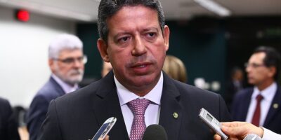 Auxílio Brasil pode se tornar permanente, diz Arthur Lira
