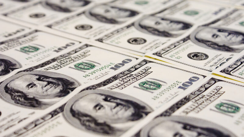 Dólar acumula alta de 1,39% na semana, a R$ 5,68