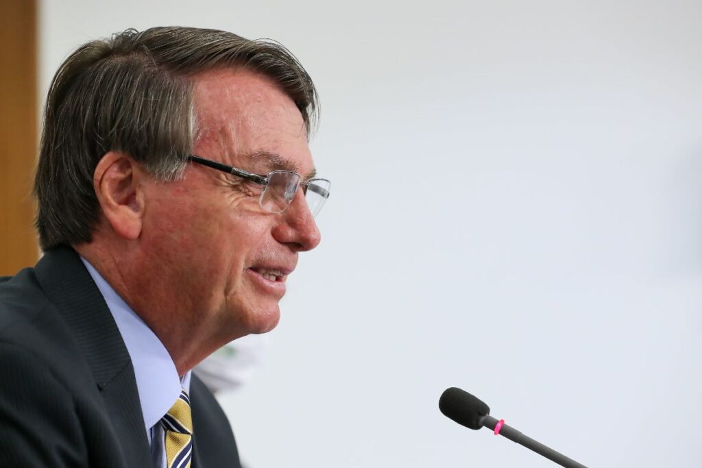 Bolsonaro oficializa candidatura em convenção do PL no Maracanãzinho