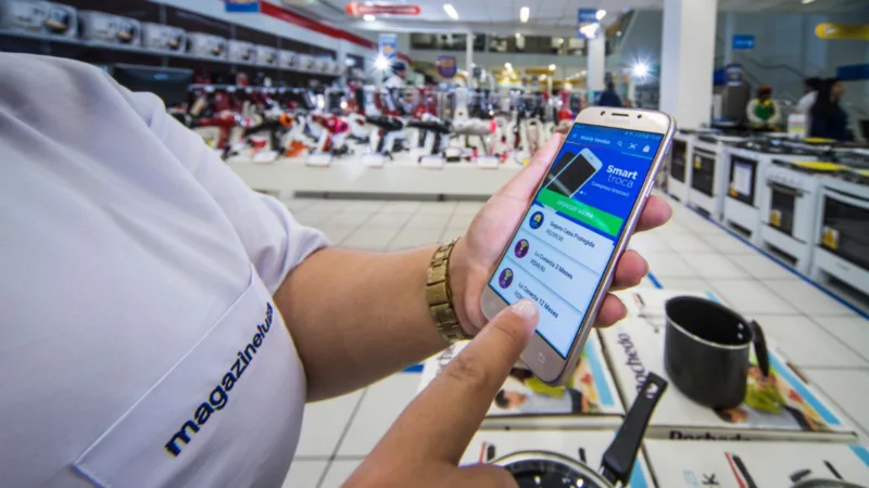 Magazine Luiza (MGLU3) terá descontos de até 80% na Semana do Consumidor; confira