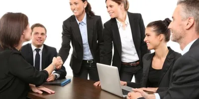 Senado aprova multa para empresa que pagar salário menor às mulheres