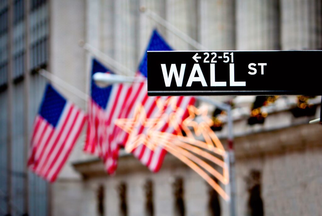 O S&P 500 opera entre ganhos e perdas no mercado futuro na manhã desta quarta-feira (8), após fechar em queda na véspera.