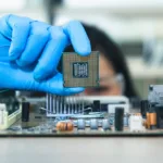 Secretário de Trump nega freio à IA, mas reforça bloqueio de chips à China