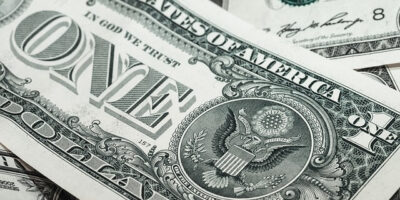 Dólar tem alta de 0,3%, a R$ 5,69, após declarações de Jerome Powell