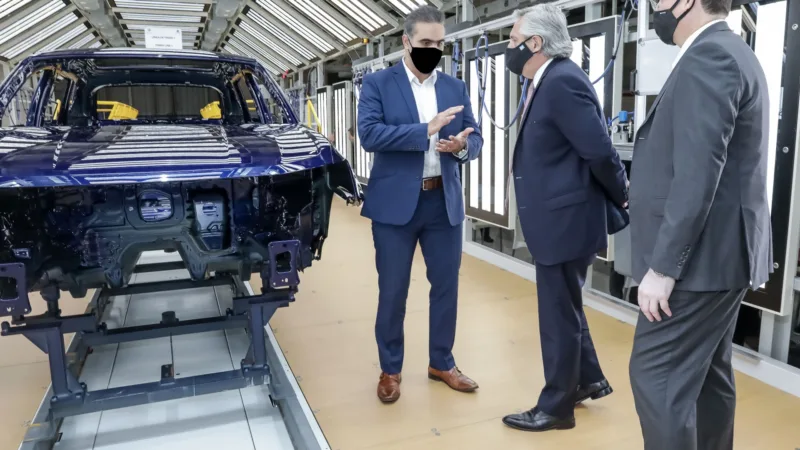 Volkswagen suspende produção no Brasil com agravamento da pandemia