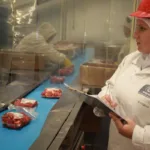 Fusão Marfrig-BRF: entenda o que vai acontecer com as ações BRFS3 e MRFG3