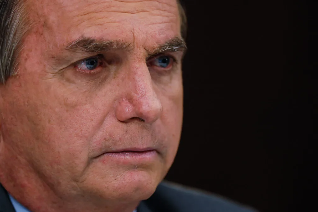 Bolsonaro é transferido para São Paulo