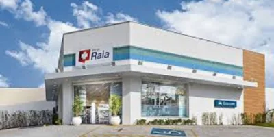 Raia Drogasil (RADL3) começa hoje a vacinar gratuitamente contra a covid-19 em São Paulo