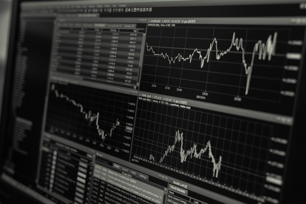 Itaúsa (ITSA4) e Petrobras (PETR4) movimentam o mercado hoje